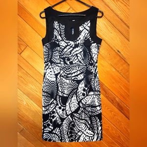 Connected Apparel black and white abstract design sheath dress size 8